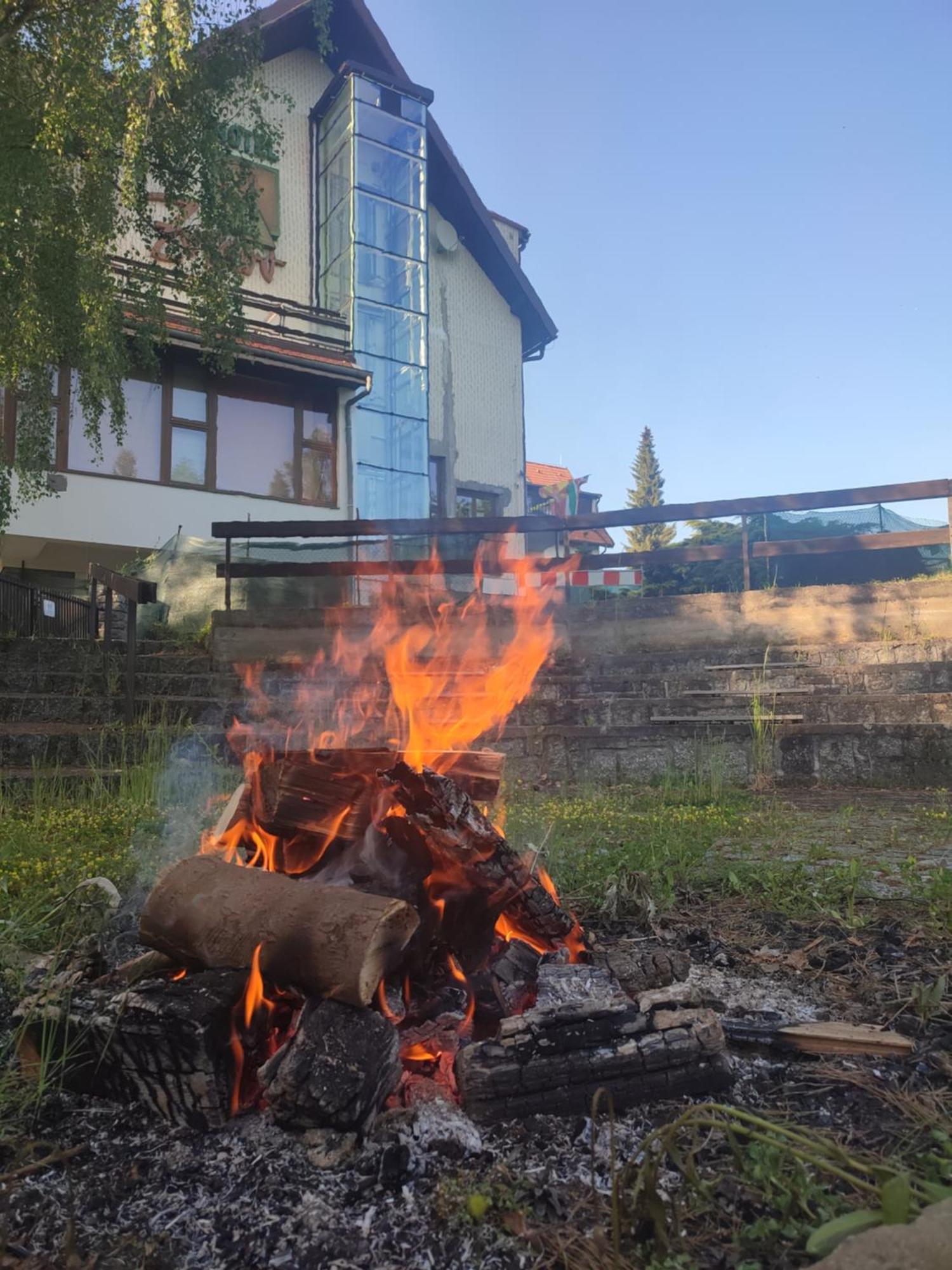Resort Hotel Zvikov Zvikovske Podhradi Luaran gambar