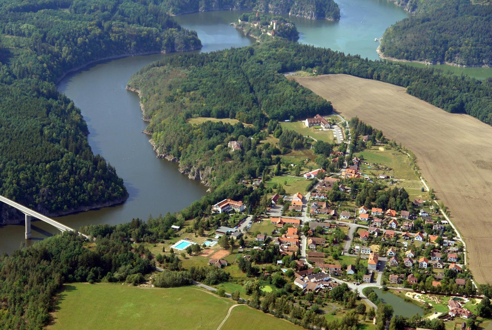 Resort Hotel Zvikov Zvikovske Podhradi Luaran gambar