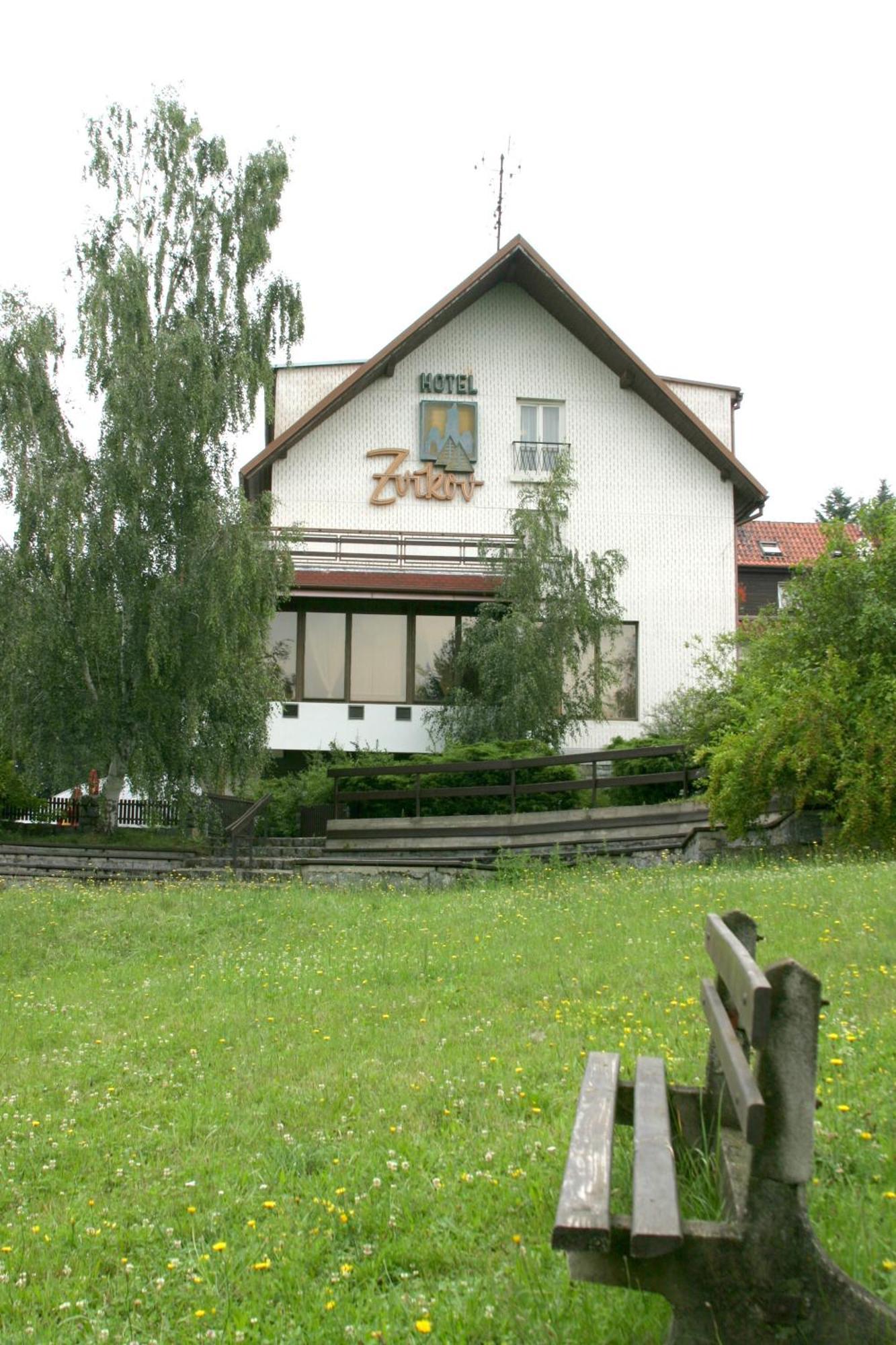 Resort Hotel Zvikov Zvikovske Podhradi Luaran gambar