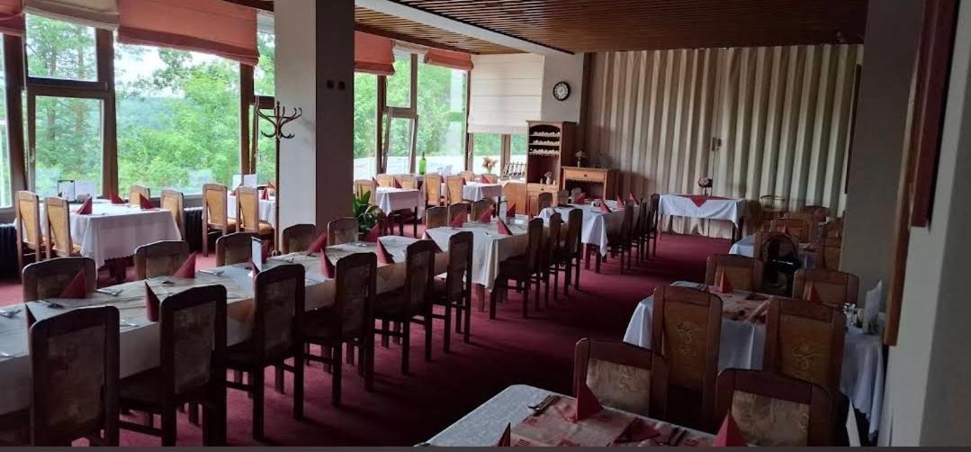 Resort Hotel Zvikov Zvikovske Podhradi Luaran gambar