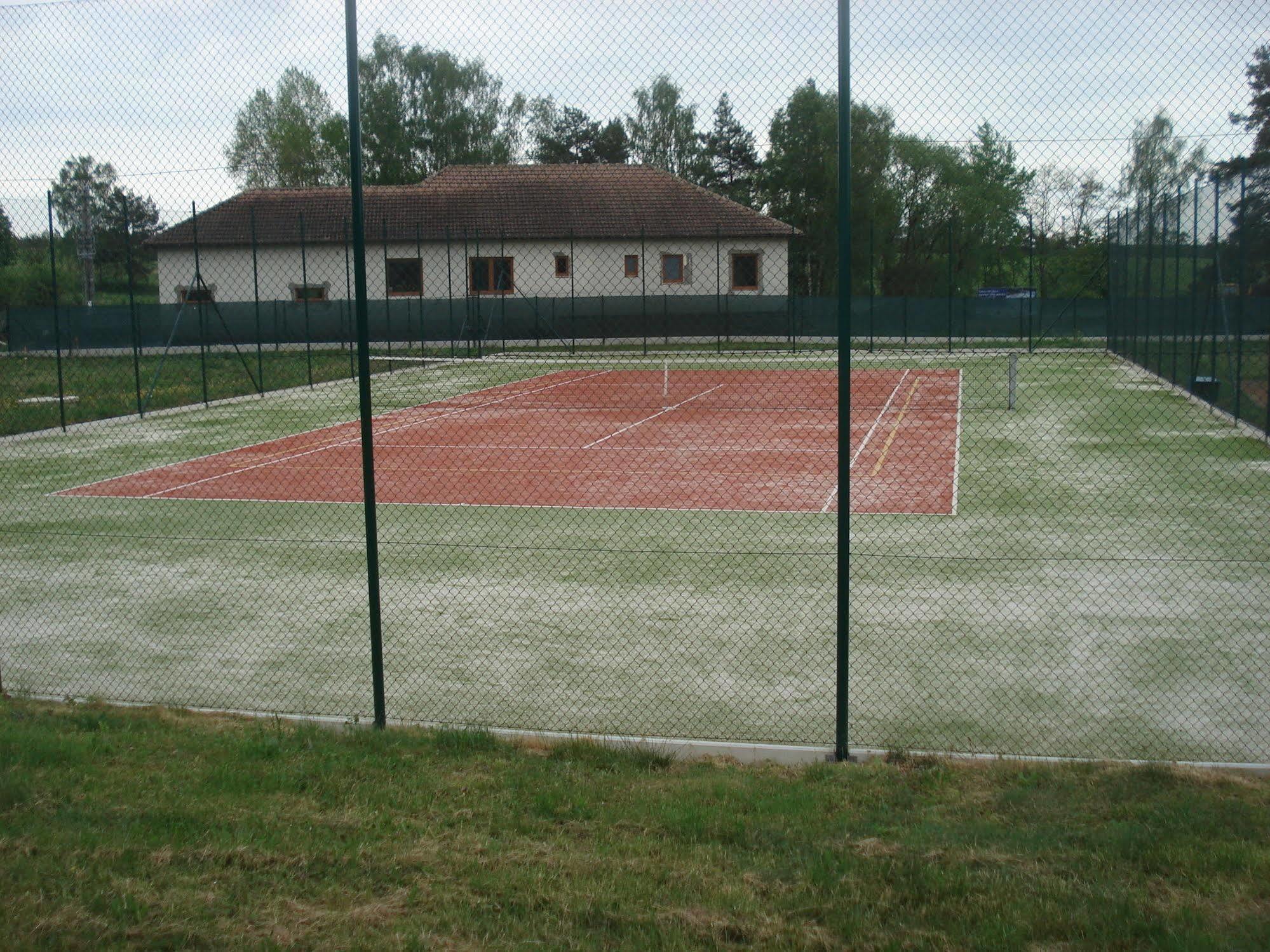 Resort Hotel Zvikov Zvikovske Podhradi Luaran gambar