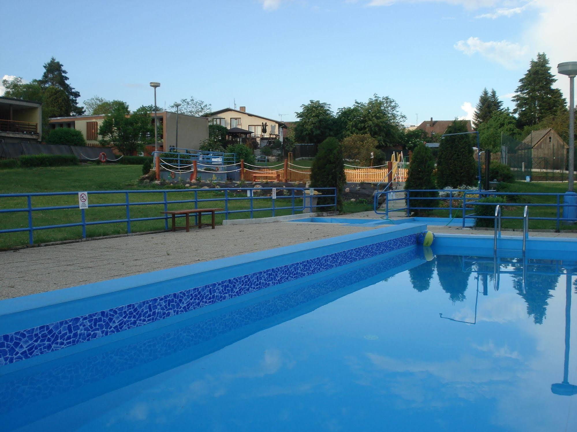Resort Hotel Zvikov Zvikovske Podhradi Luaran gambar