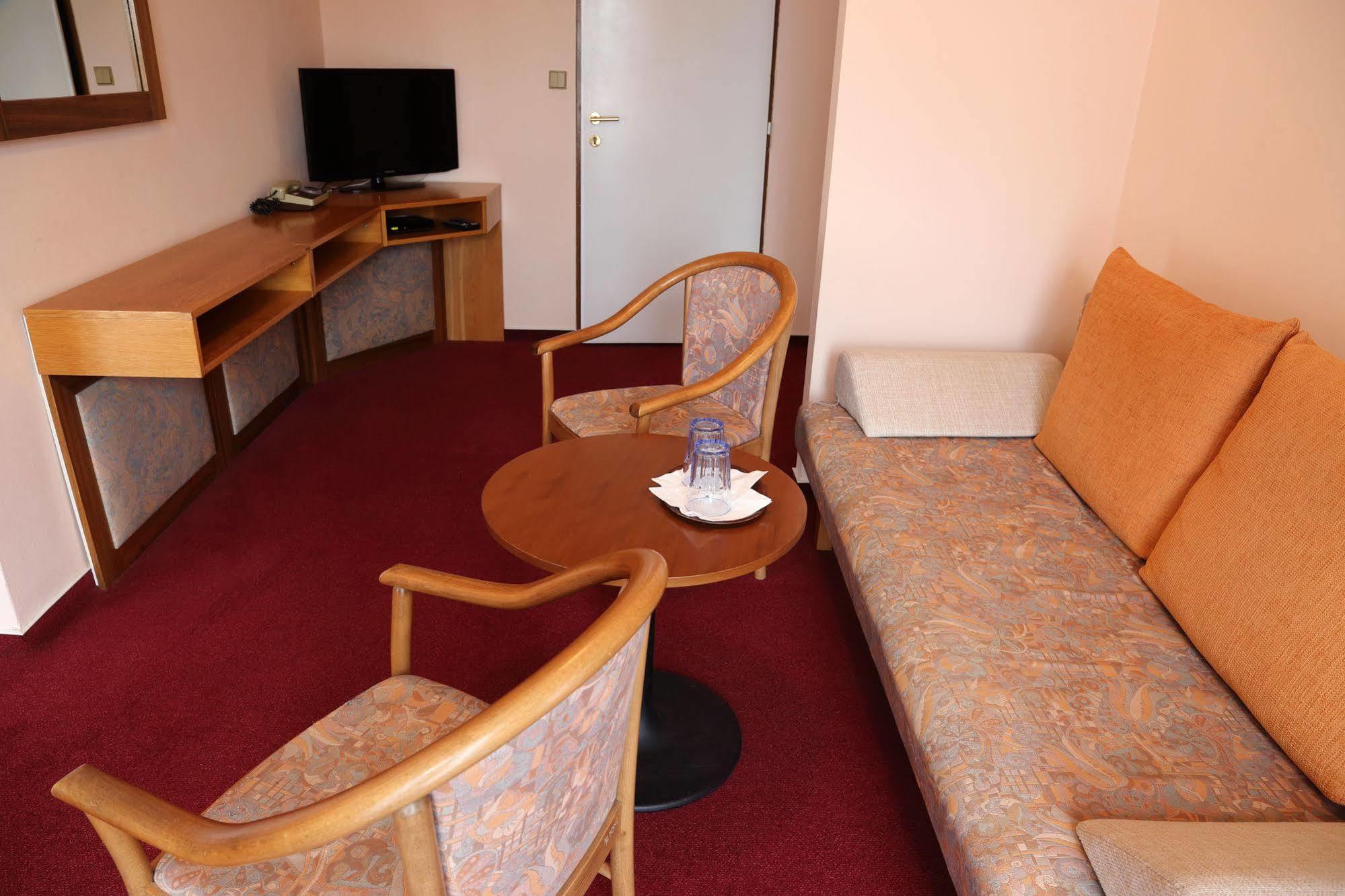 Resort Hotel Zvikov Zvikovske Podhradi Luaran gambar