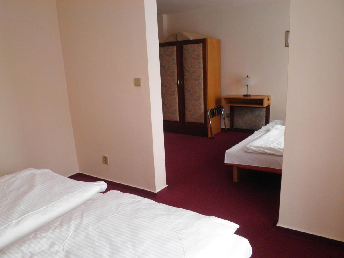 Resort Hotel Zvikov Zvikovske Podhradi Luaran gambar