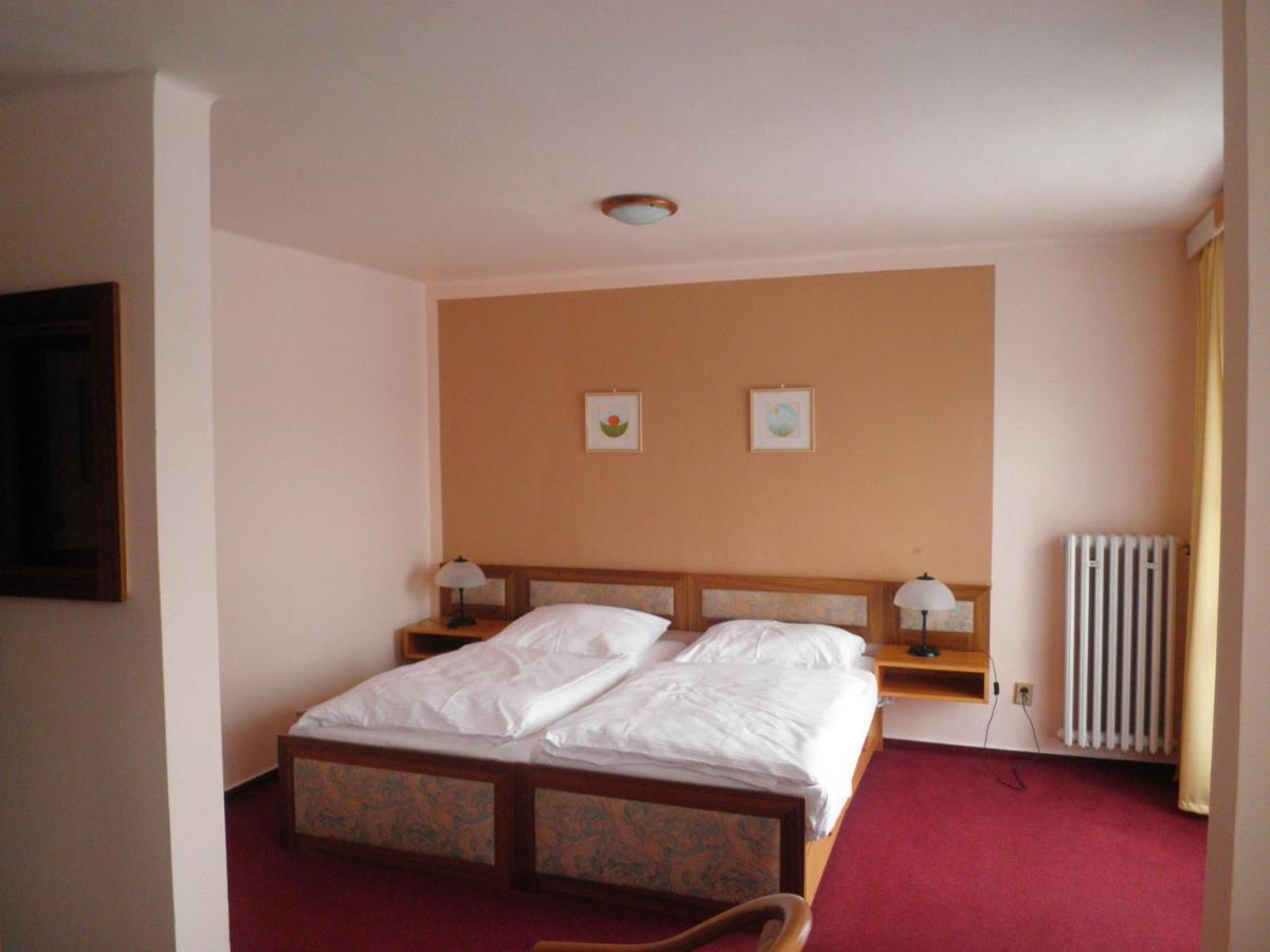 Resort Hotel Zvikov Zvikovske Podhradi Luaran gambar
