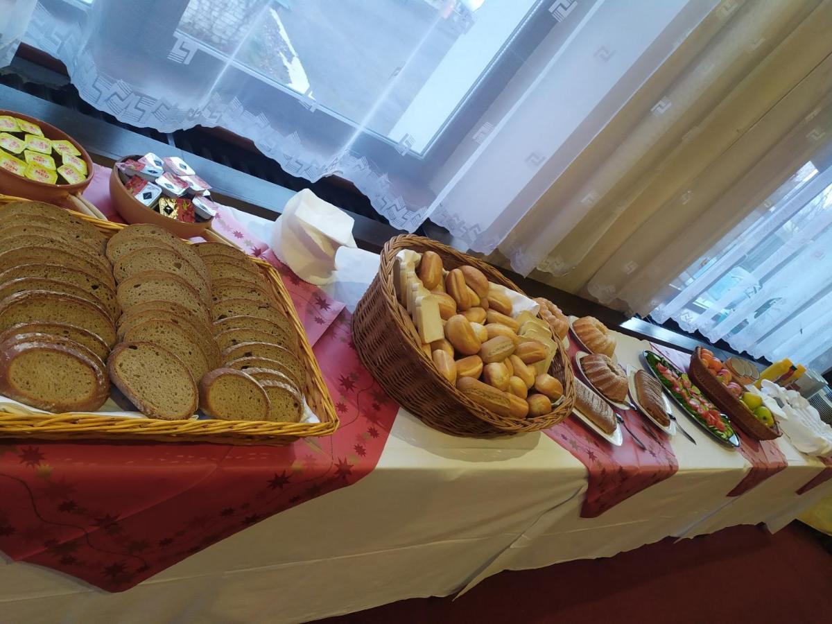 Resort Hotel Zvikov Zvikovske Podhradi Luaran gambar